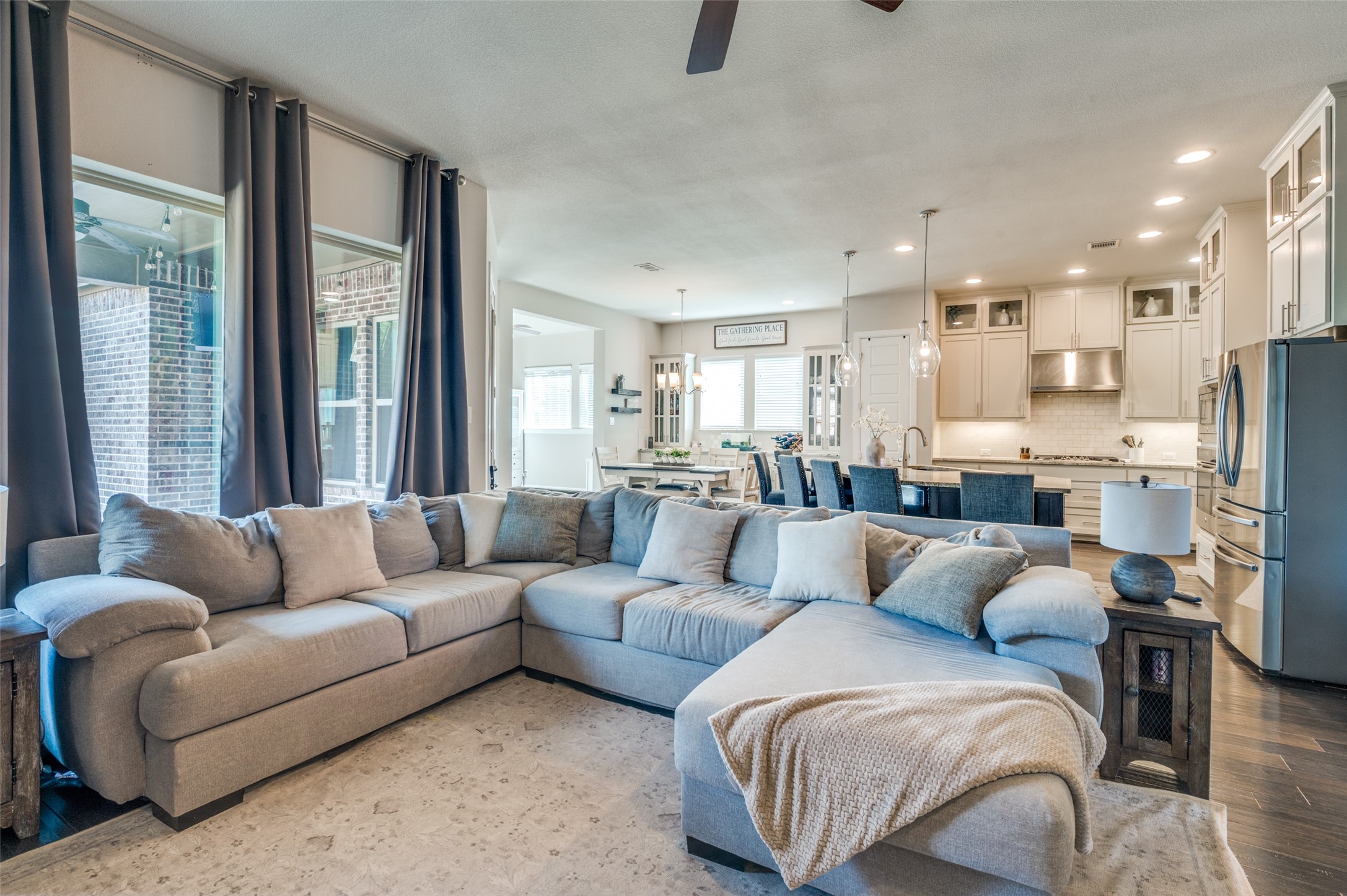 Arlington, Texas, 76005, United States, 4 Bedrooms Bedrooms, ,4 BathroomsBathrooms,Residential,For Sale,1857348