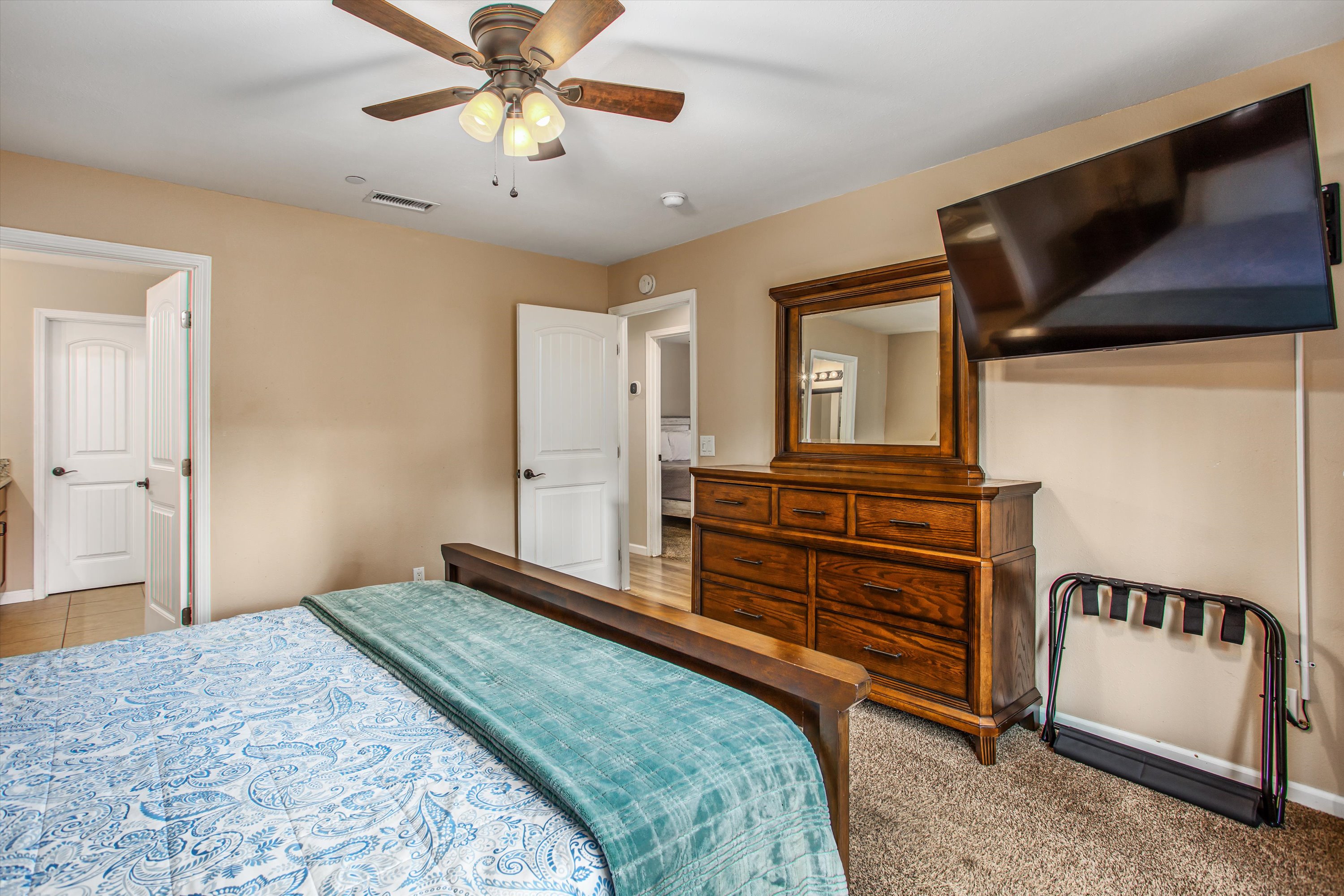 Sugarloaf, California, 92386, United States, 4 Bedrooms Bedrooms, ,2 BathroomsBathrooms,Residential,For Sale,1848559
