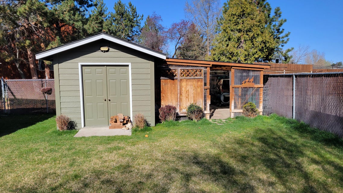 Prineville, Oregon, 97754, United States, 3 Bedrooms Bedrooms, ,2 BathroomsBathrooms,Residential,For Sale,1901571
