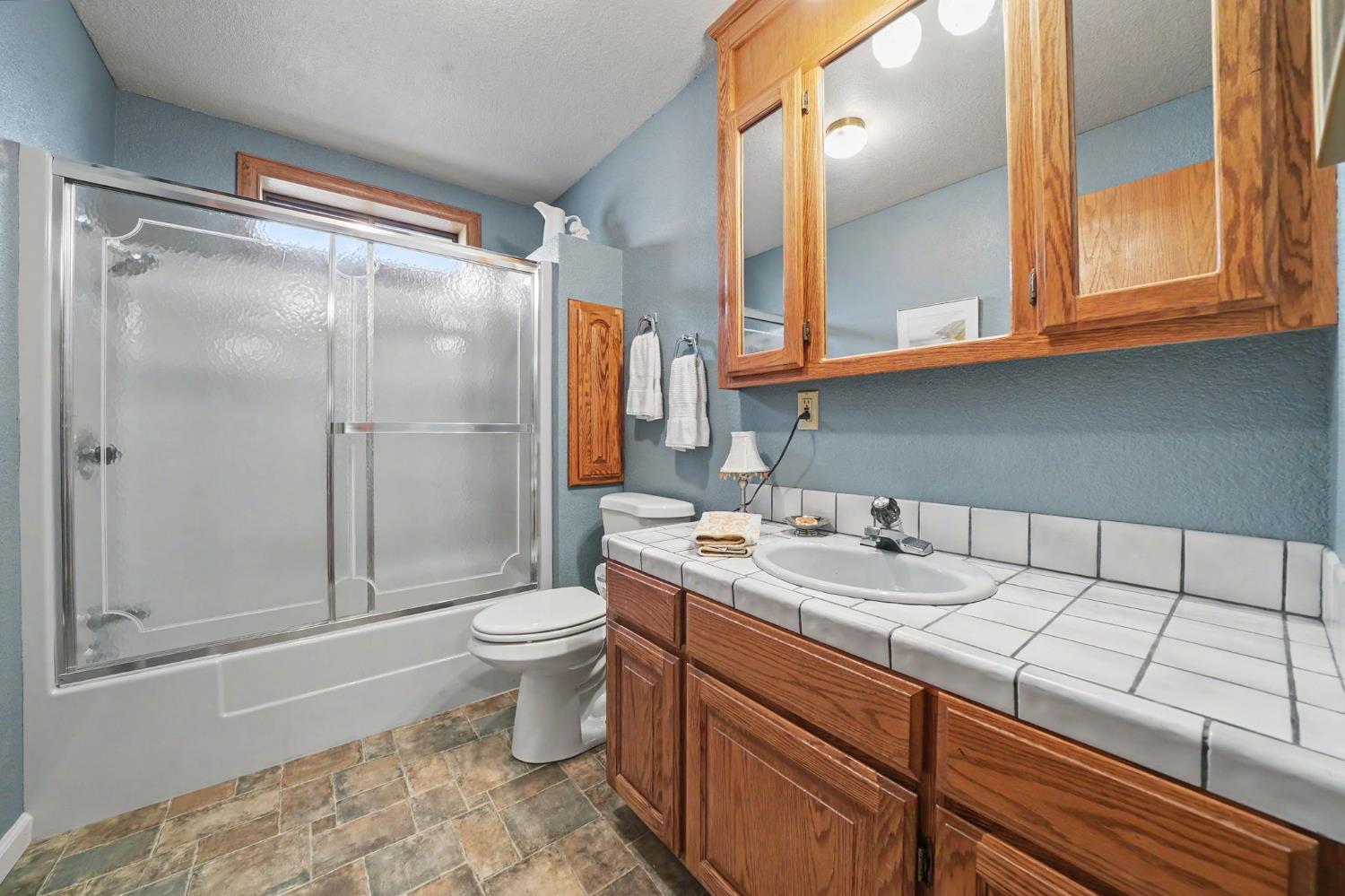 Valley Springs, California, 95252, United States, 3 Bedrooms Bedrooms, ,2 BathroomsBathrooms,Residential,For Sale,2047980