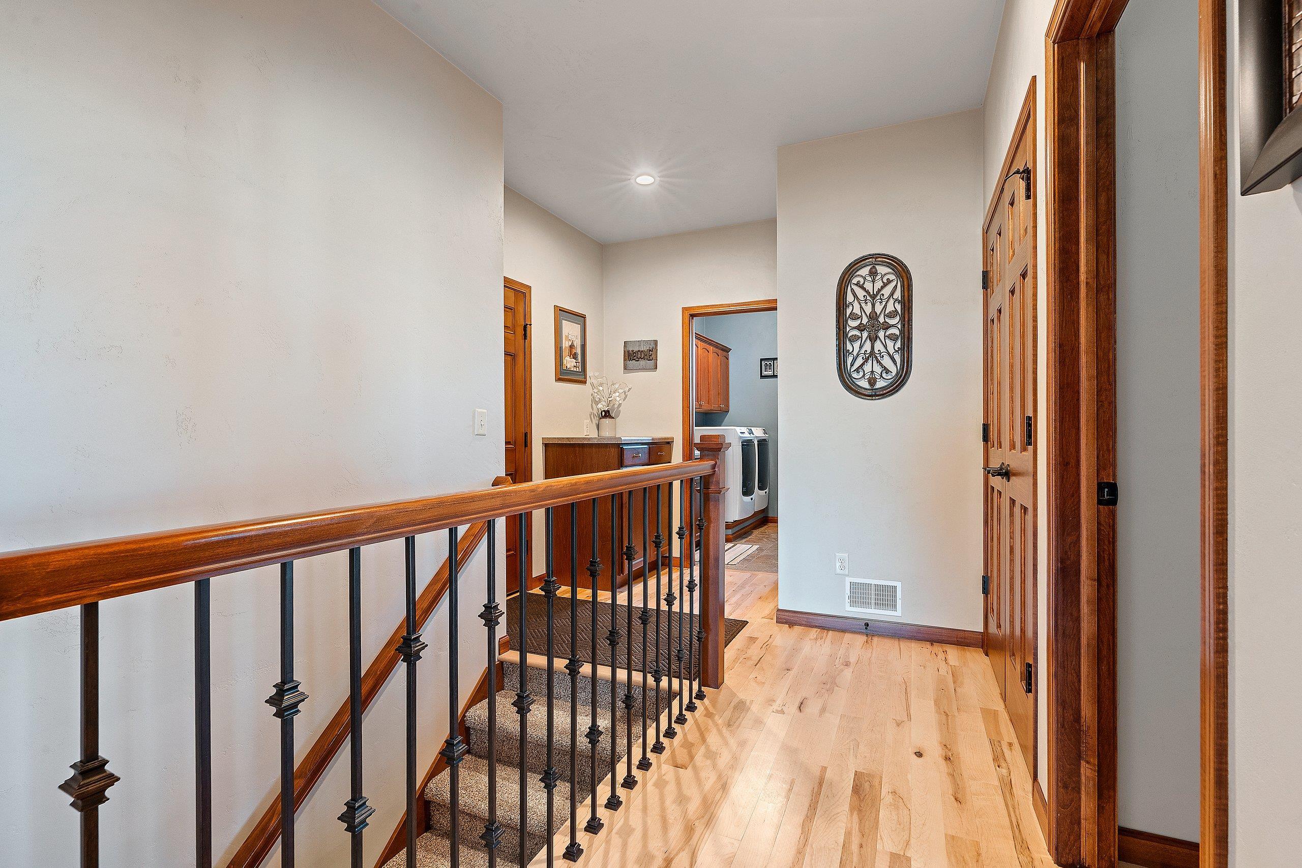 NEENAH, Wisconsin, 54956, United States, 3 Bedrooms Bedrooms, ,3 BathroomsBathrooms,Residential,For Sale,1986561