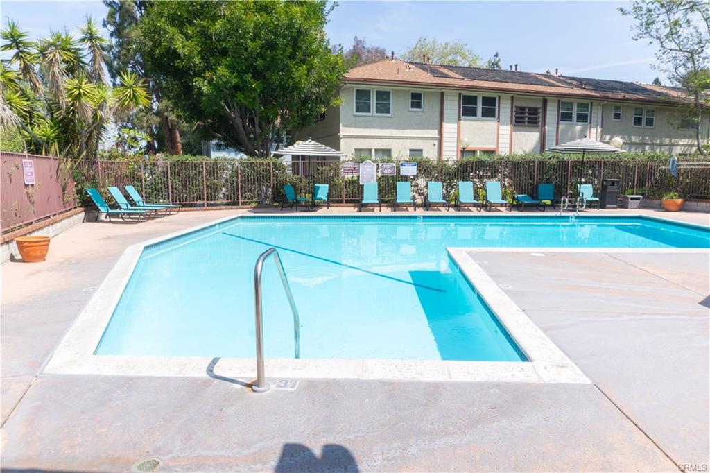 Los Angeles, California, 90016, United States, 2 Bedrooms Bedrooms, ,2 BathroomsBathrooms,Residential,For Sale,1930666