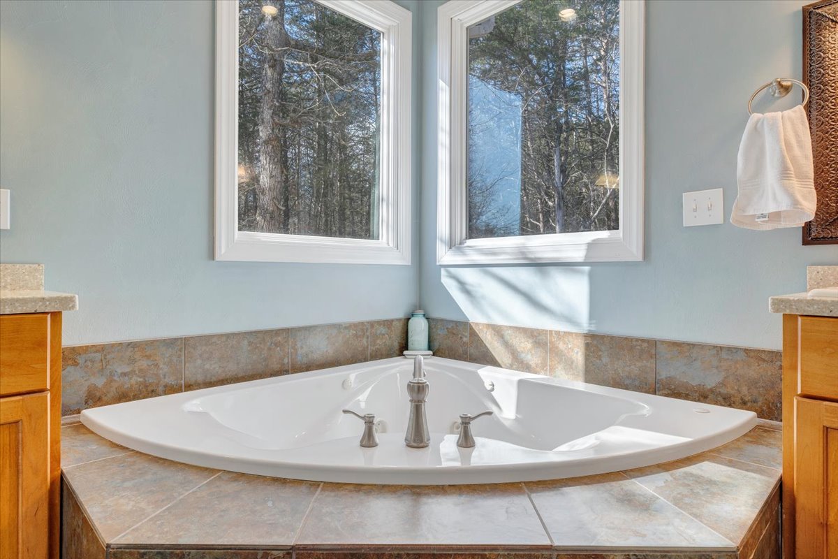 Buchanan, Virginia, 24066, United States, 5 Bedrooms Bedrooms, ,4 BathroomsBathrooms,Residential,For Sale,1900741