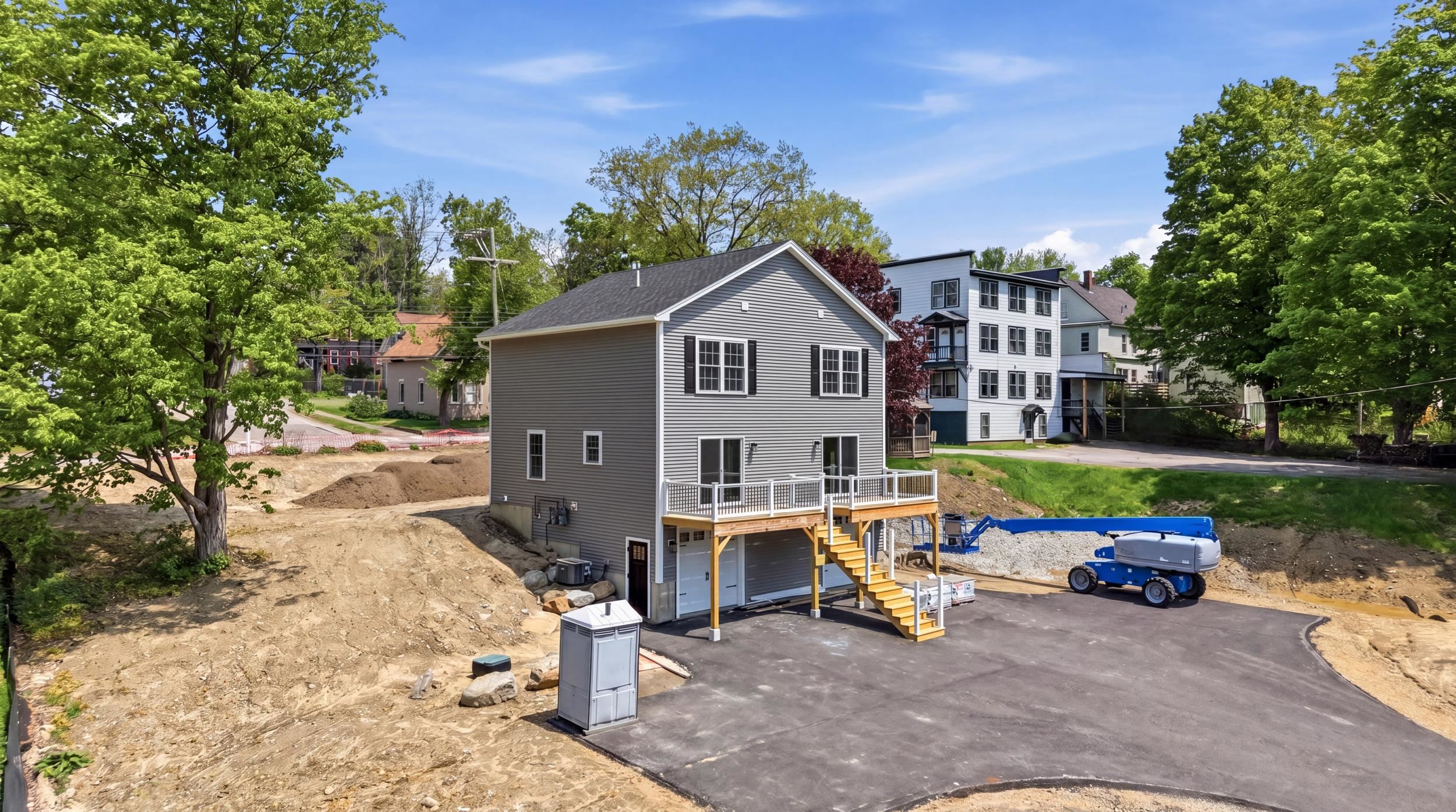  24 Munroe Street, Units 1&2, Franklin, NH, 03235 - 物件實景