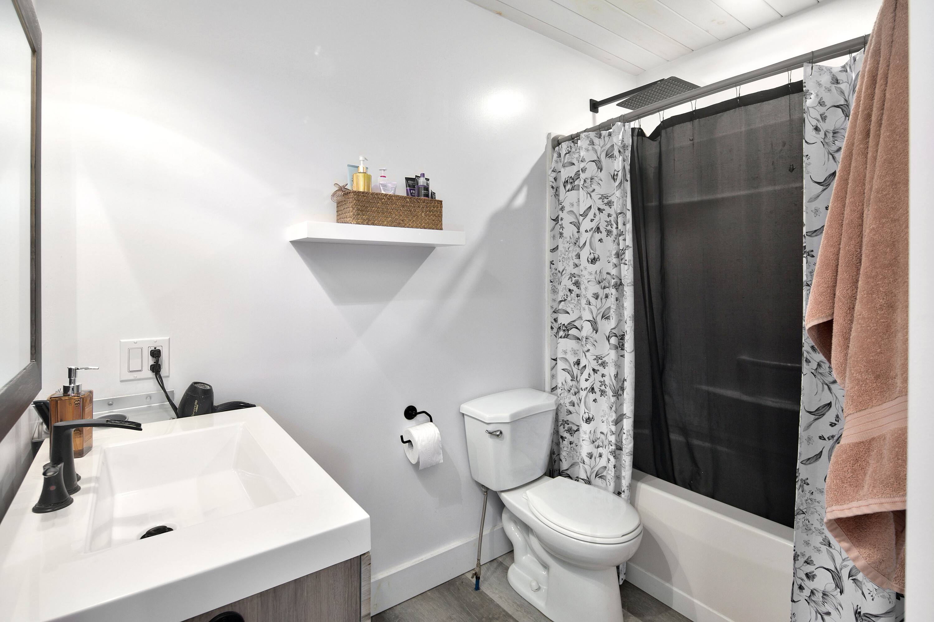  Charming Century Home - 物件實景