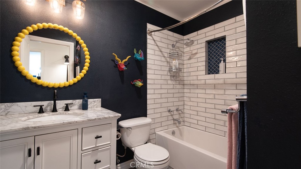 Agoura Hills, California, 91301, United States, 3 Bedrooms Bedrooms, ,1 BathroomBathrooms,Residential,For Sale,1992879