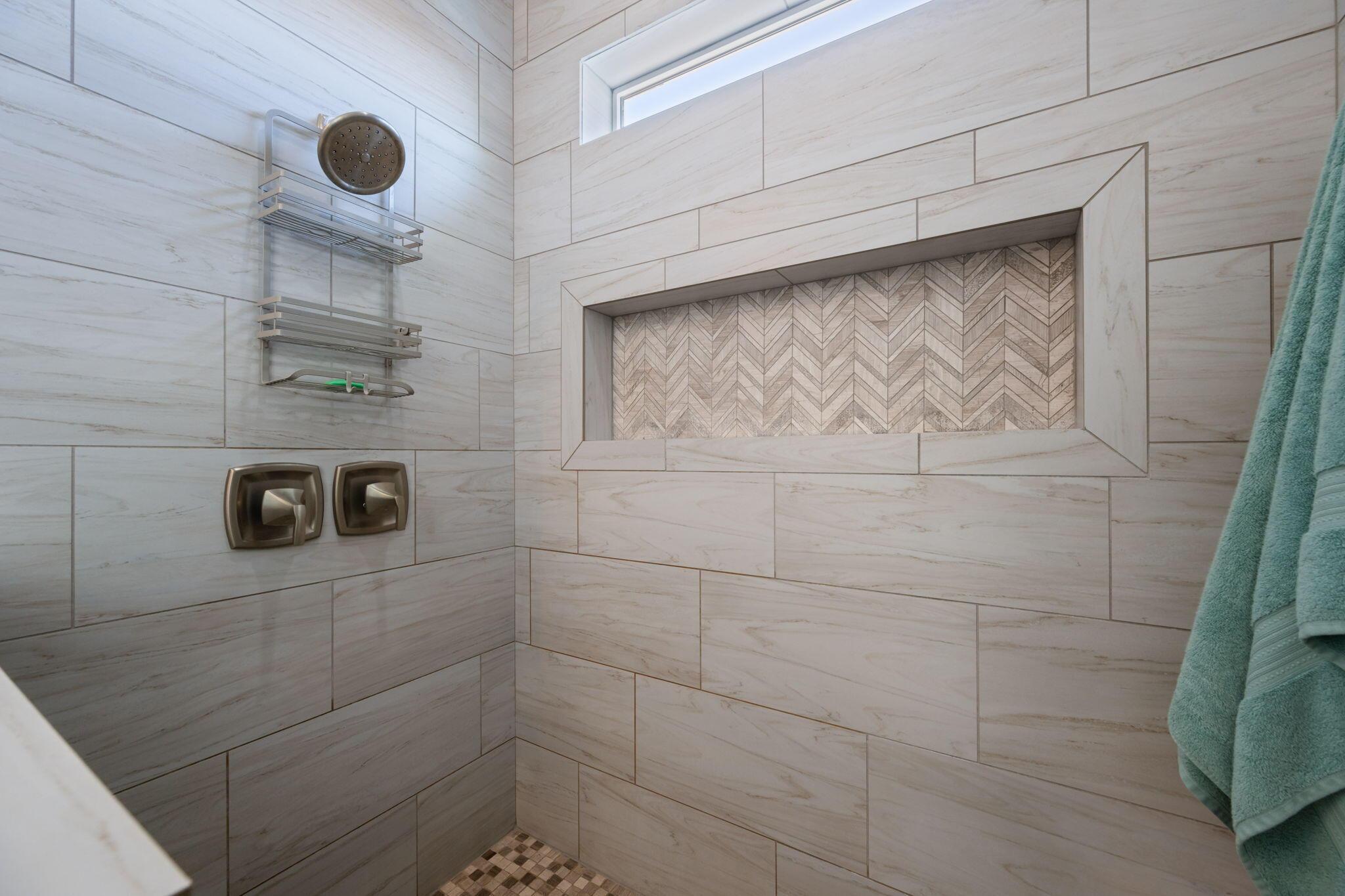 Hurricane, Utah, 84737, United States, 6 Bedrooms Bedrooms, ,6 BathroomsBathrooms,Residential,For Sale,1977381