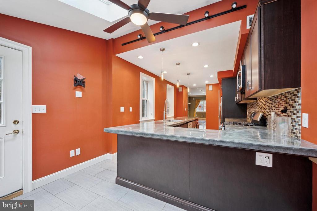 Philadelphia, Pennsylvania, 19125, United States, 4 Bedrooms Bedrooms, ,3 BathroomsBathrooms,Residential,For Sale,1836902