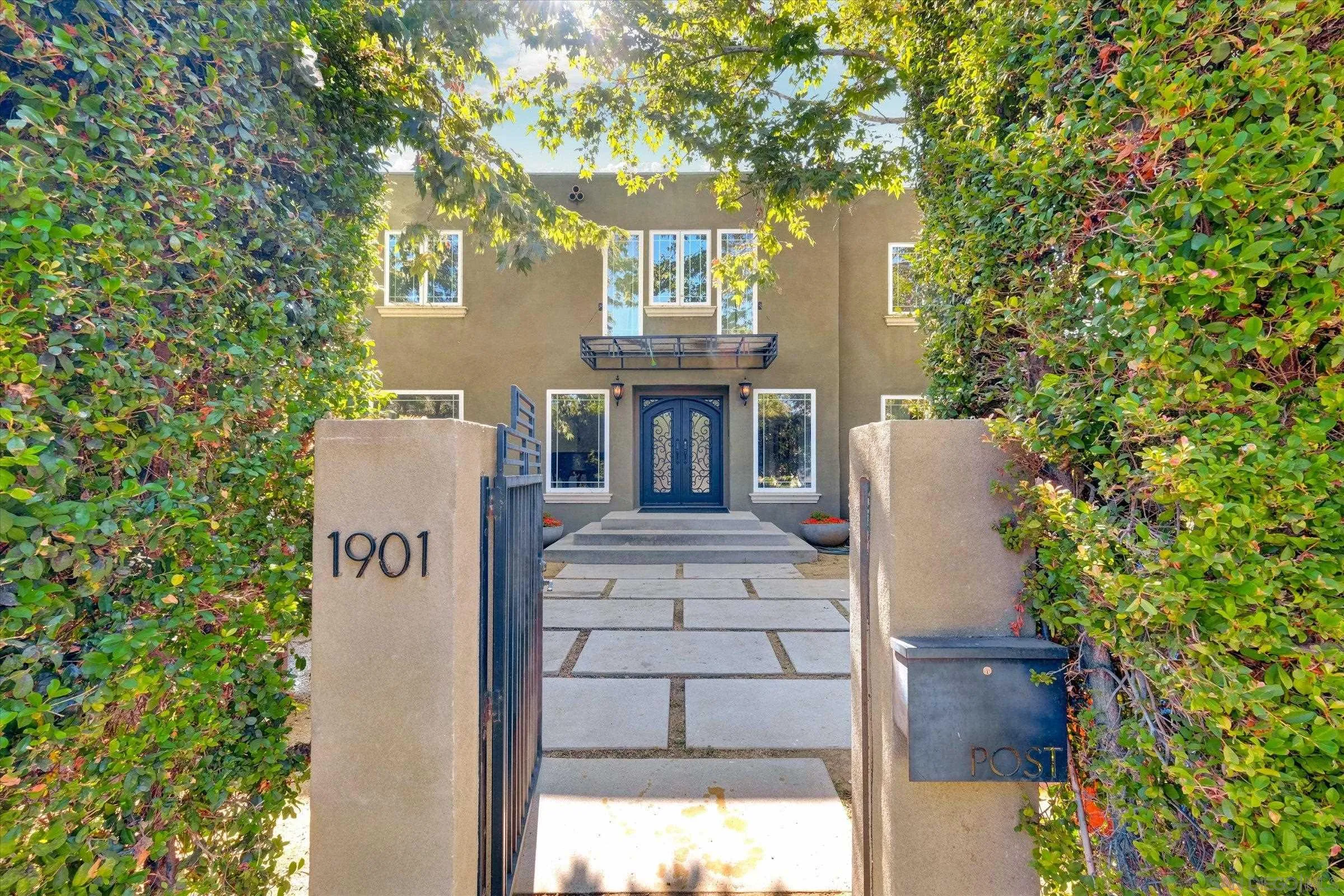 Los Angeles, California, 90027, United States, 4 Bedrooms Bedrooms, ,4 BathroomsBathrooms,Residential,For Sale,1924744