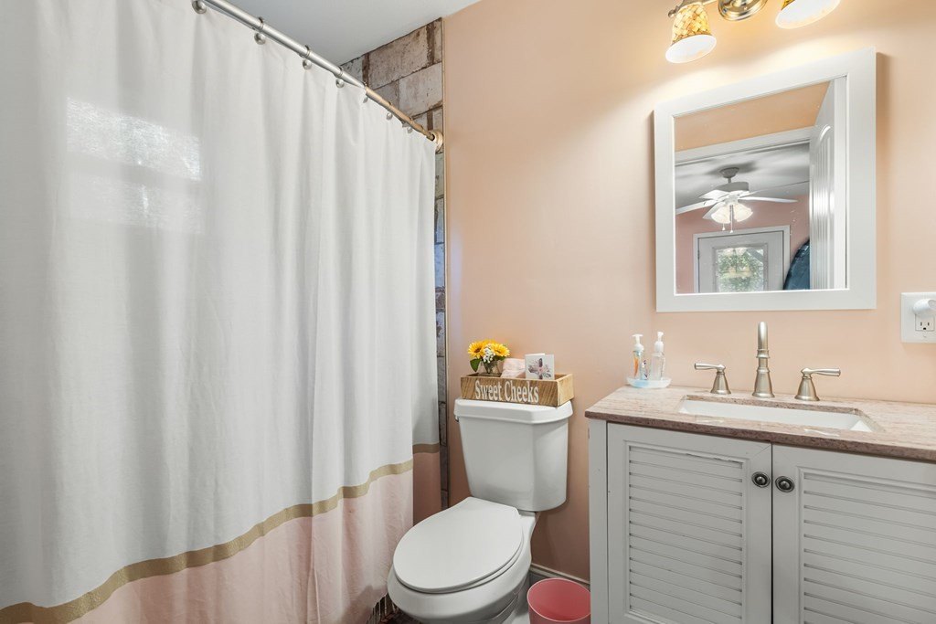 Blairsville, Georgia, 30512, United States, 3 Bedrooms Bedrooms, ,3 BathroomsBathrooms,Residential,For Sale,1979899