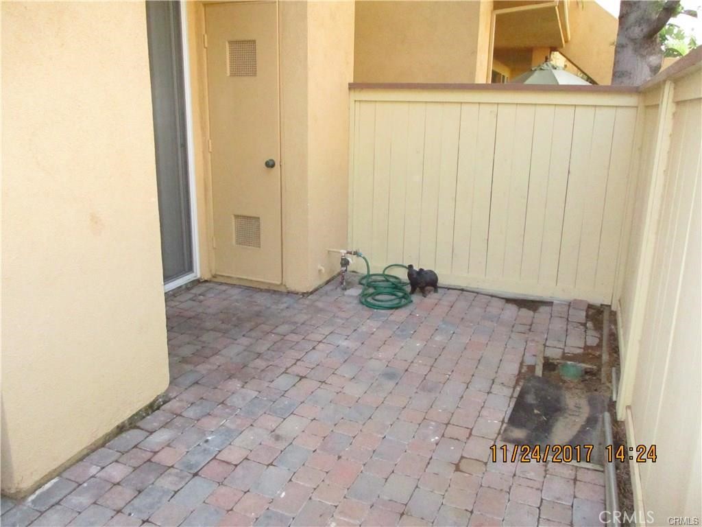 Irvine, California, 92614, United States, 2 Bedrooms Bedrooms, ,3 BathroomsBathrooms,Residential,For Sale,1922960