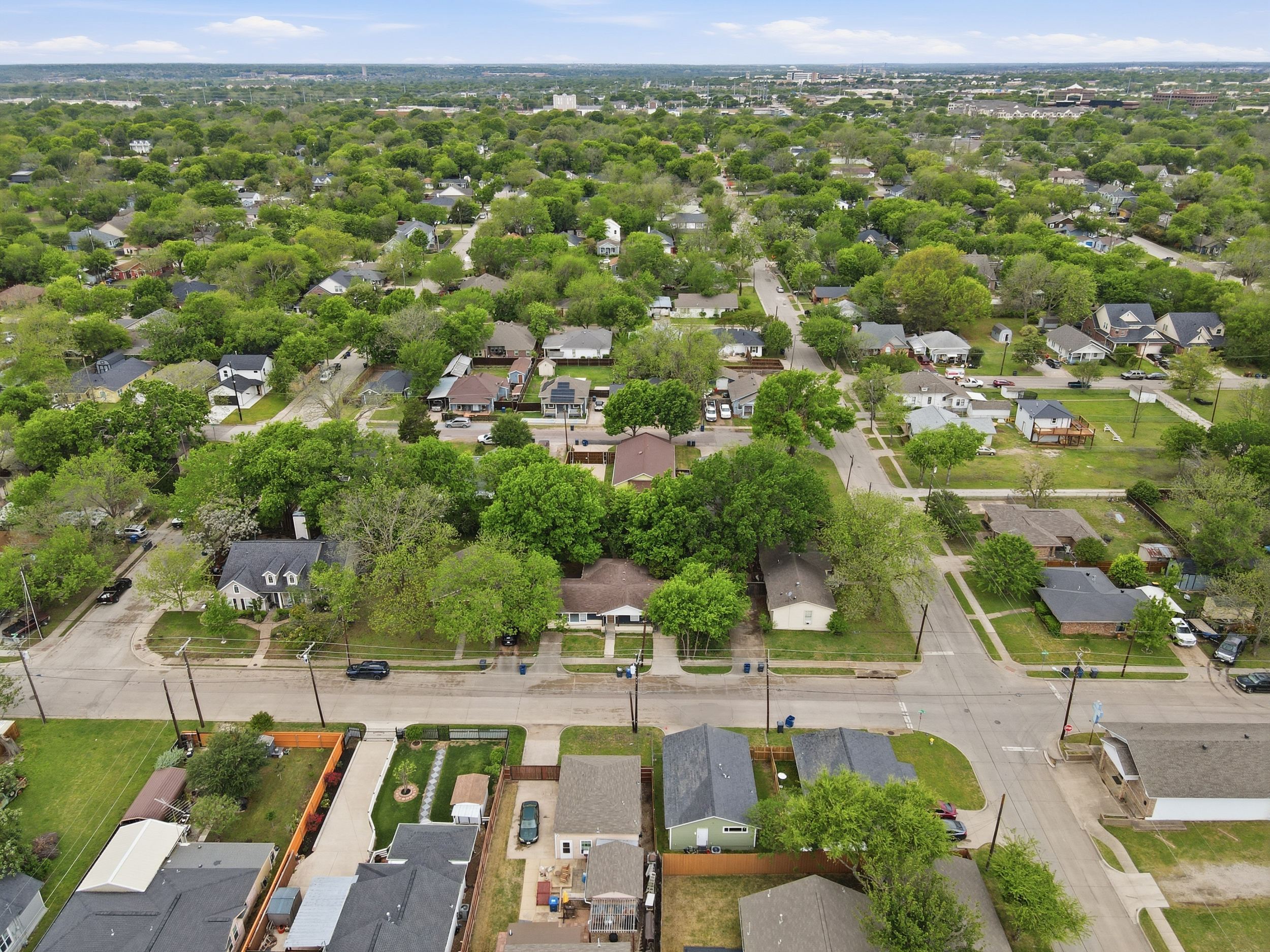  1207 N. College Street - 物件實景