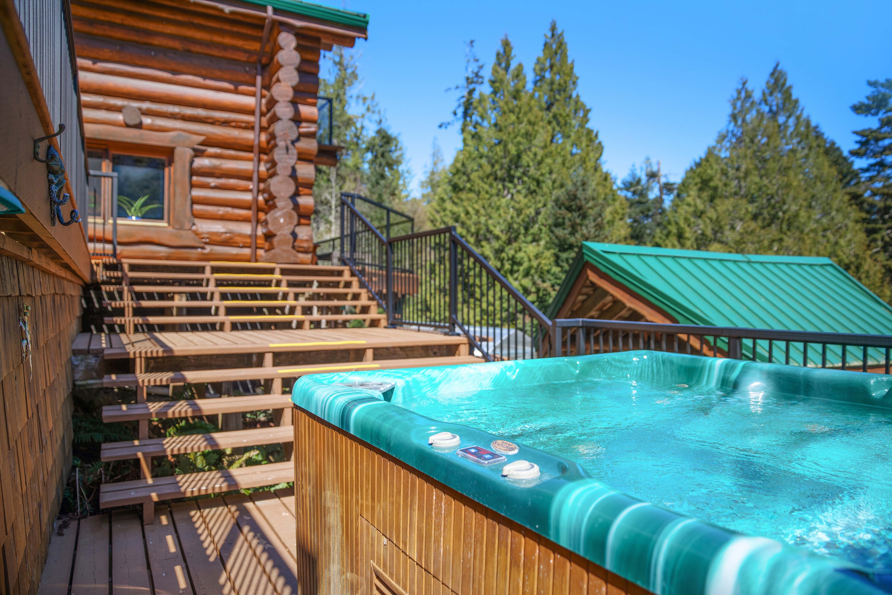  West Coast Cedar Log Home - 物件實景