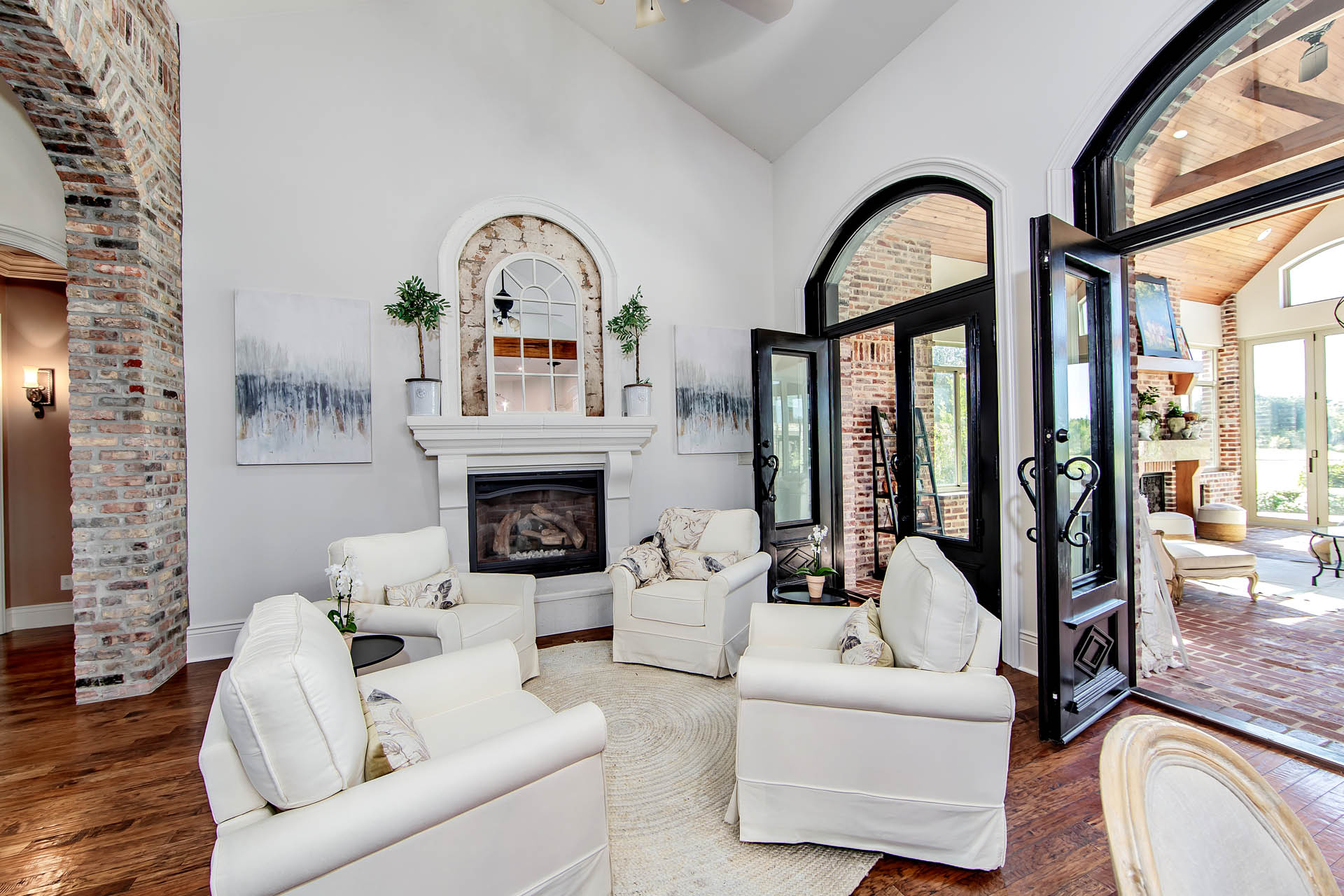 Houma, Louisiana, 70360, United States, 3 Bedrooms Bedrooms, ,4 BathroomsBathrooms,Residential,For Sale,2000974