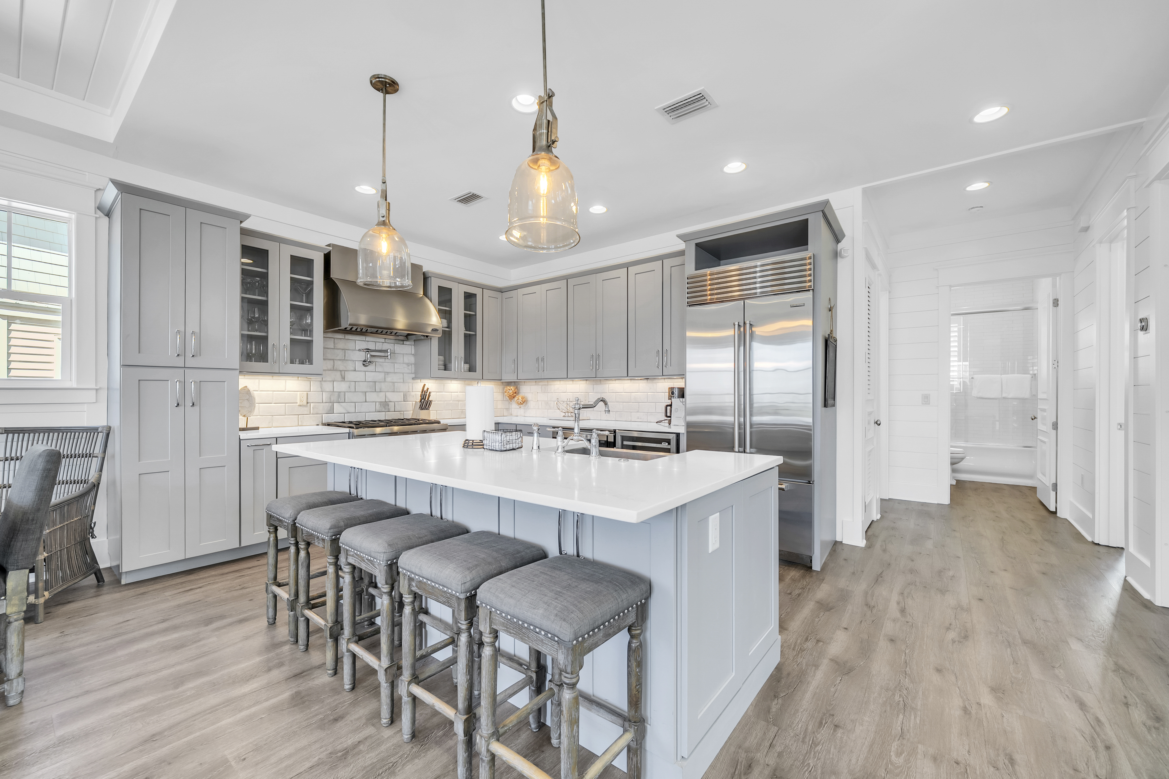  Iconic Grayton Beachfront Retreat with Elevator, Pool & Ample Parking - 物件實景