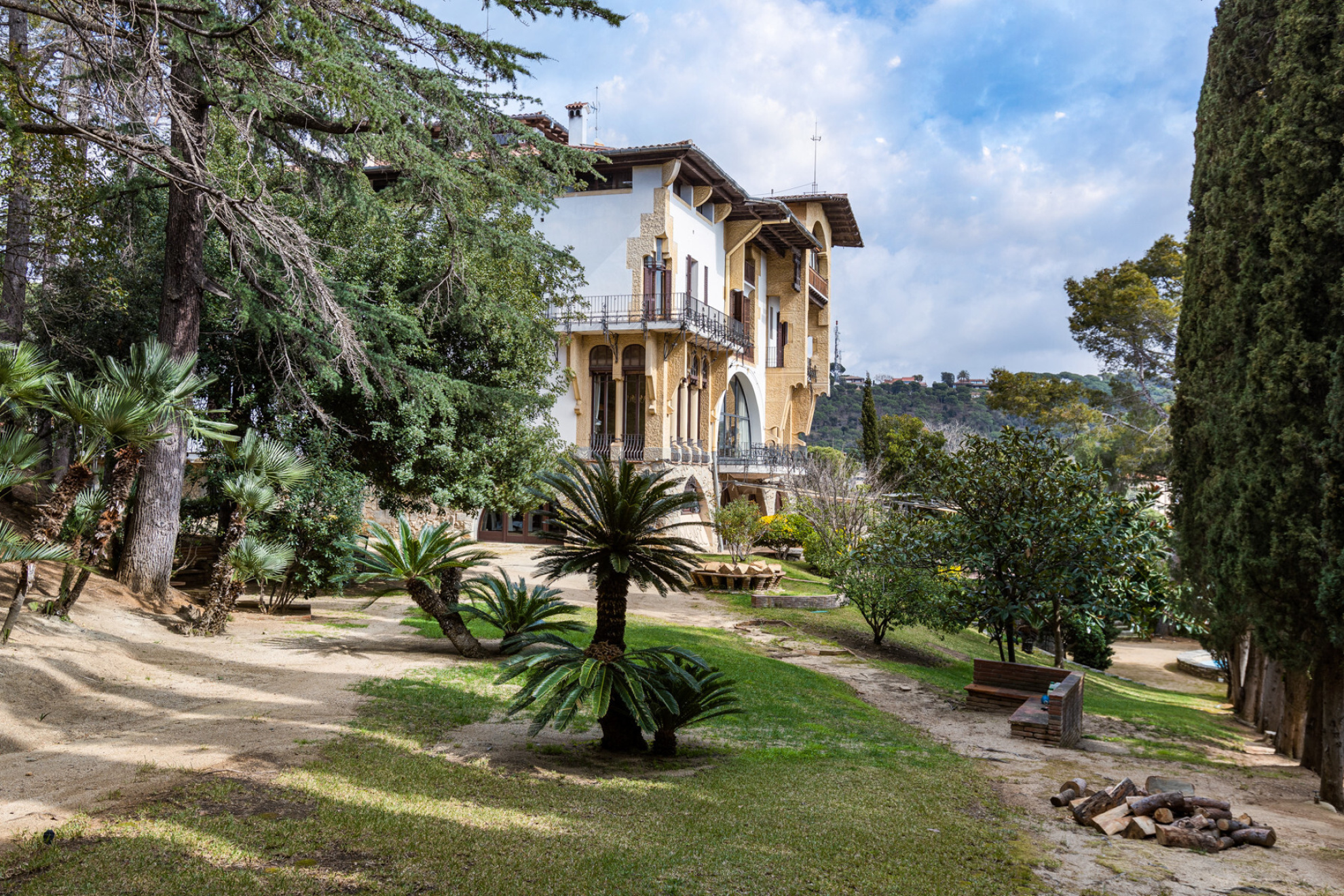  Palace destined to Hotel in the center of the village. - 物件實景