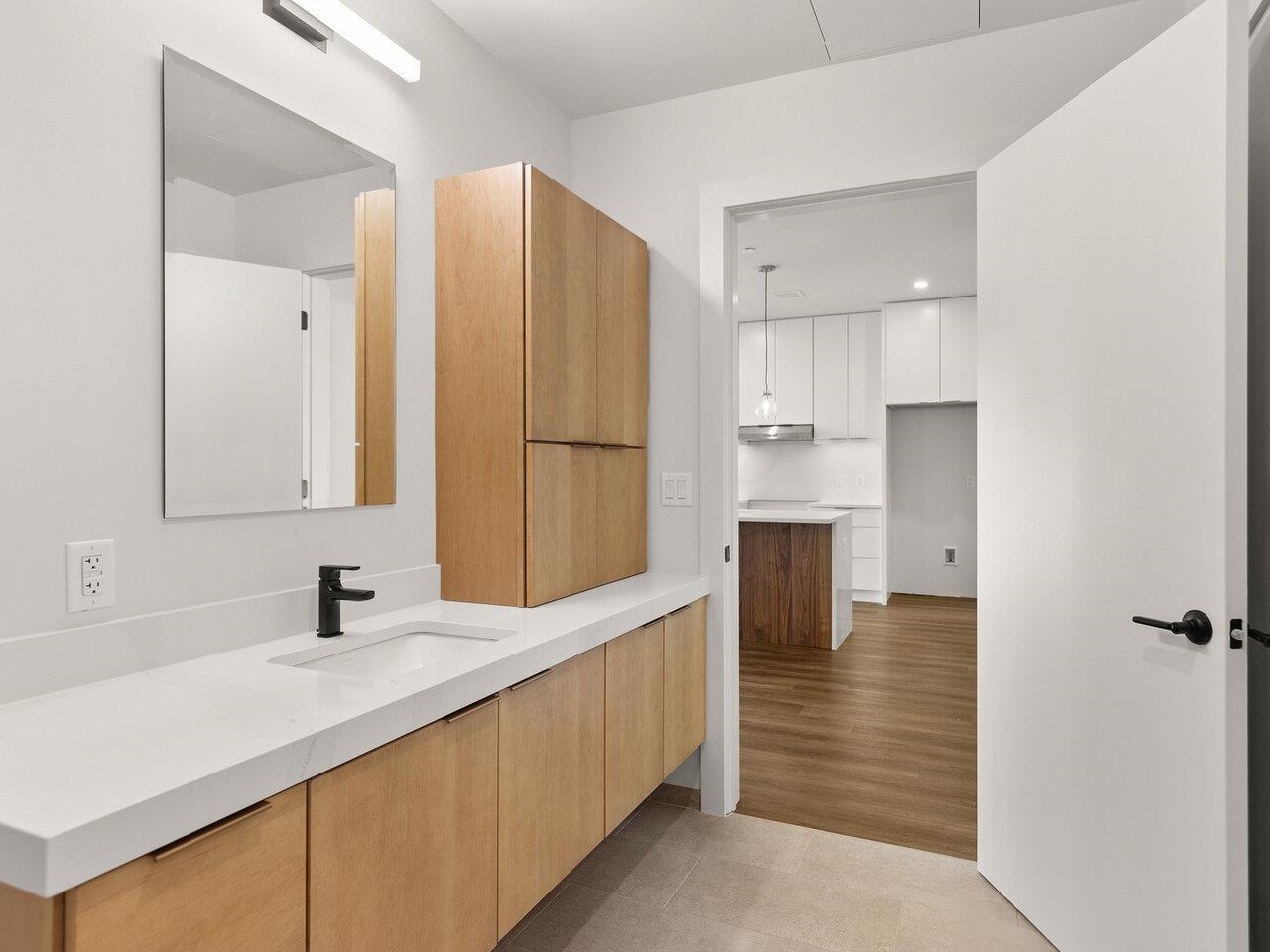 Burlington, Vermont, 05401, United States, 2 Bedrooms Bedrooms, ,1 BathroomBathrooms,Residential,For Sale,1942115