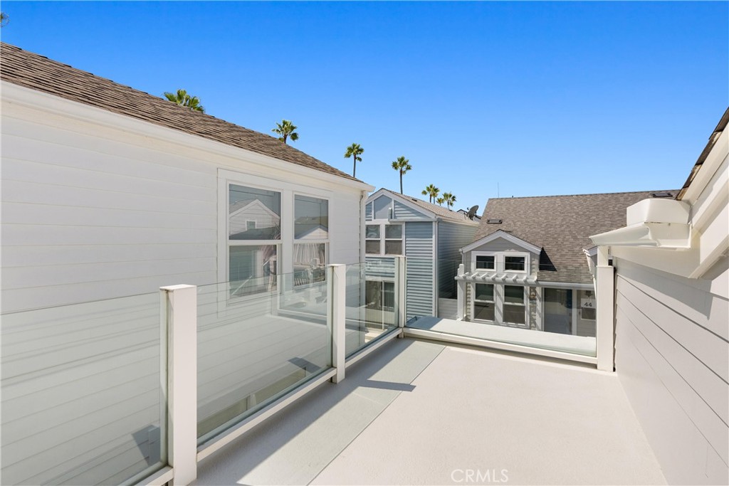 Newport Beach, California, 92663, United States, 2 Bedrooms Bedrooms, ,2 BathroomsBathrooms,Residential,For Sale,1917614