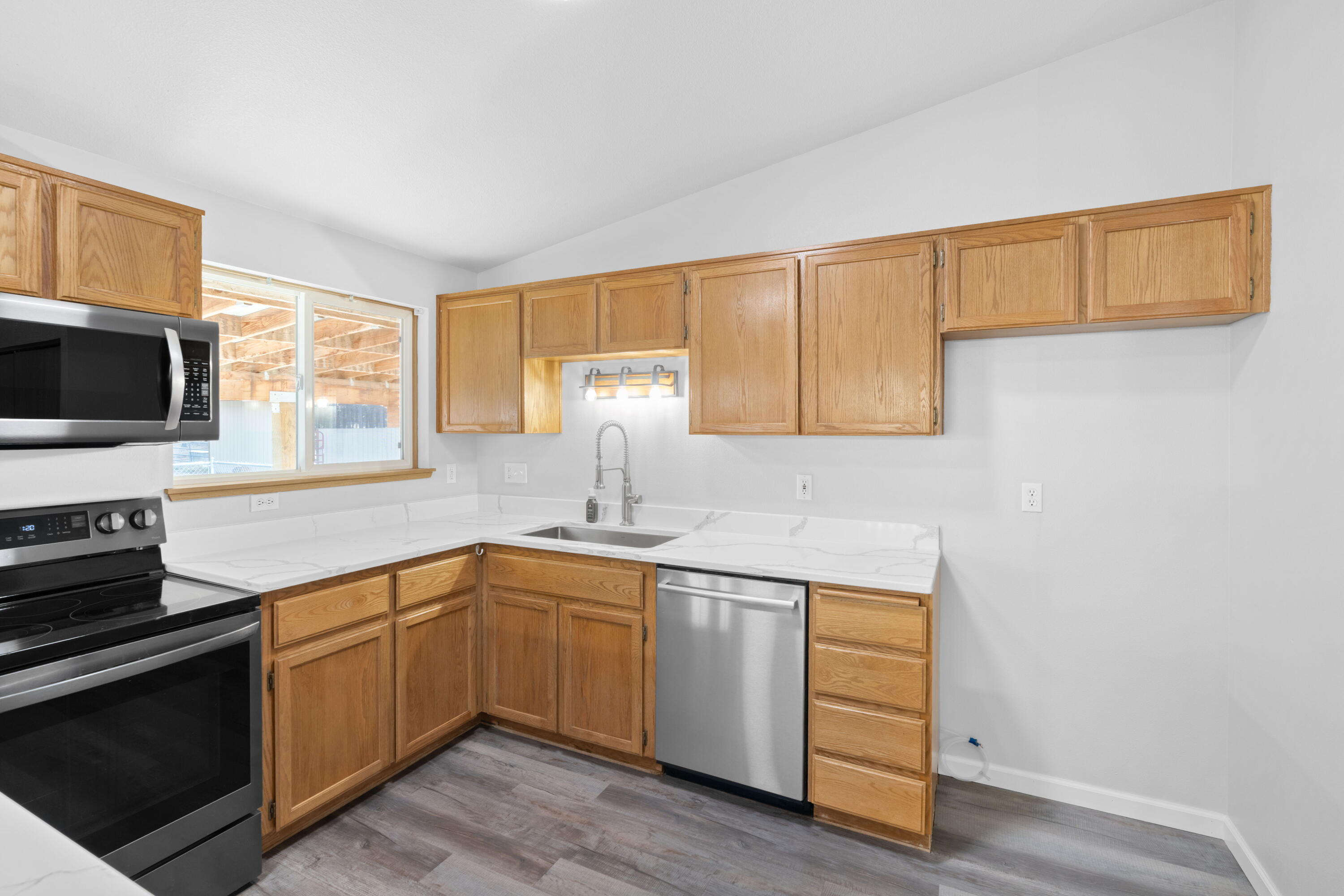 La Pine, Oregon, 97739, United States, 3 Bedrooms Bedrooms, ,2 BathroomsBathrooms,Residential,For Sale,1991520