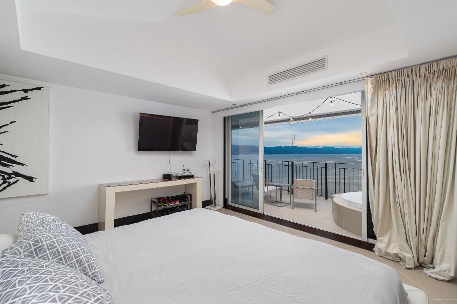 Fransisco M Asencio, Puerto Vallarta, Jalisco, 48333, Mexico, 4 Bedrooms Bedrooms, ,4 BathroomsBathrooms,Residential,For Sale,Fransisco M Asencio,1425091