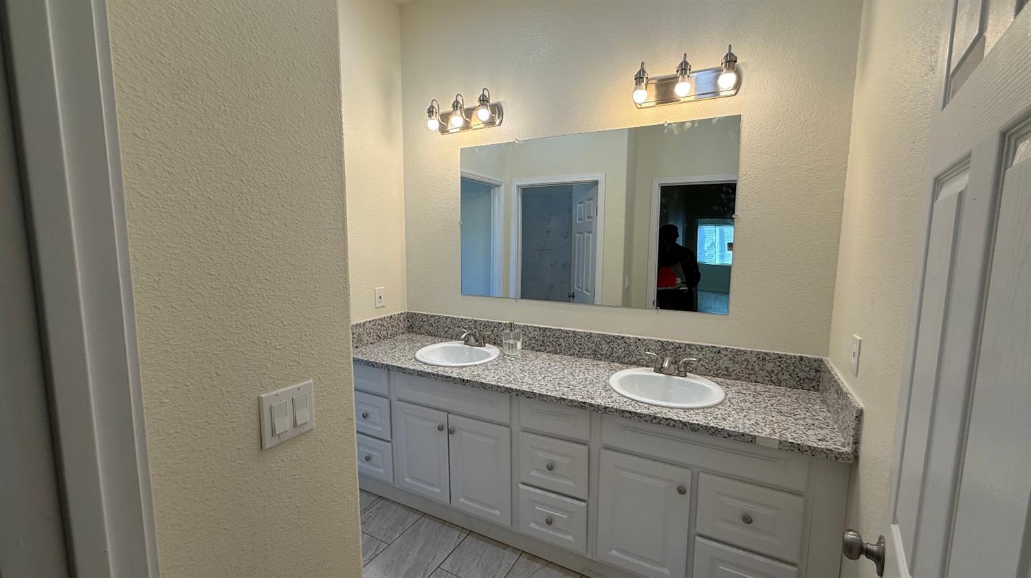 Selma, California, 93662, United States, 4 Bedrooms Bedrooms, ,2 BathroomsBathrooms,Residential,For Sale,1974766