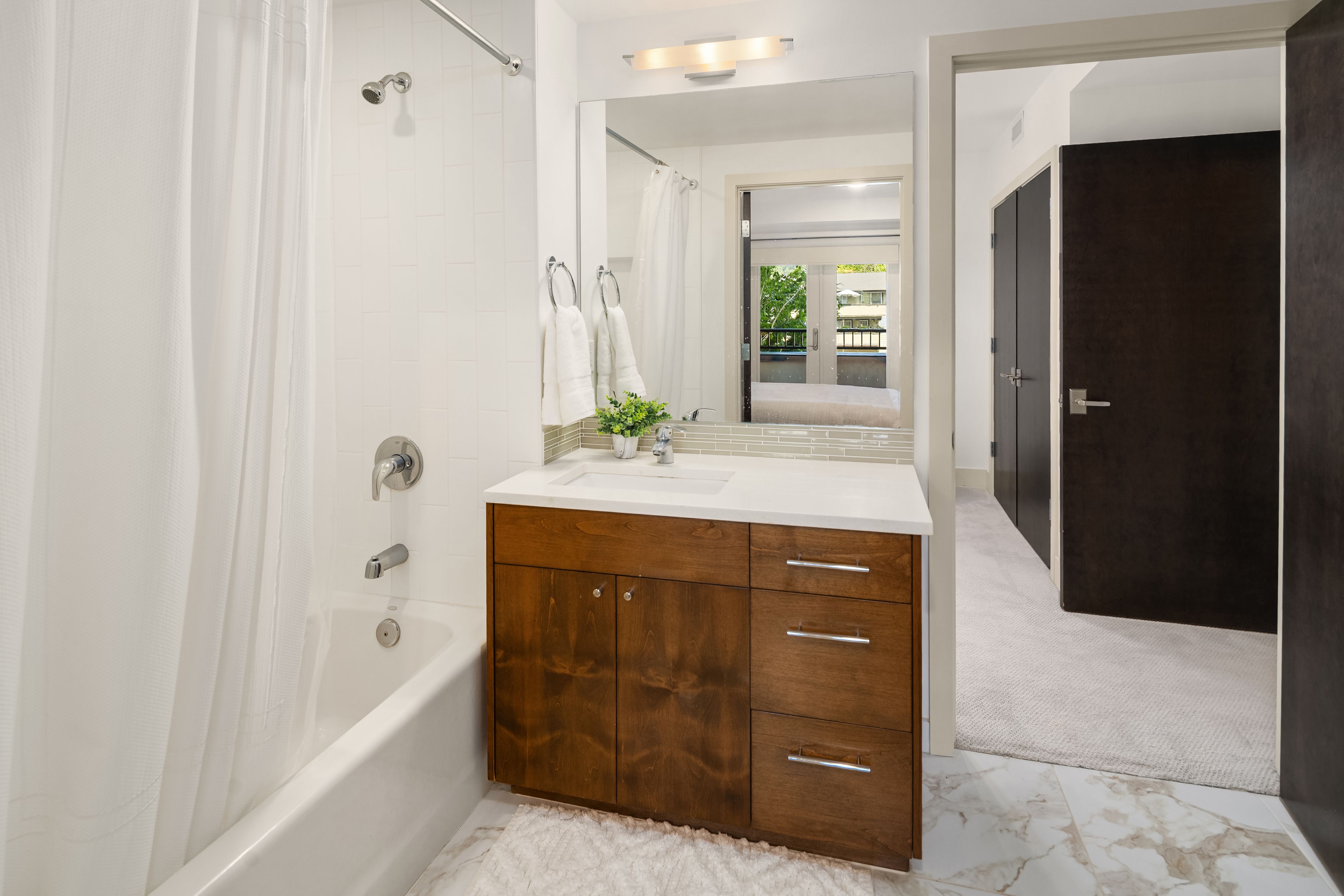  9123 NE Juanita Dr Unit #205, Kirkland, WA 98034 - 物件實景