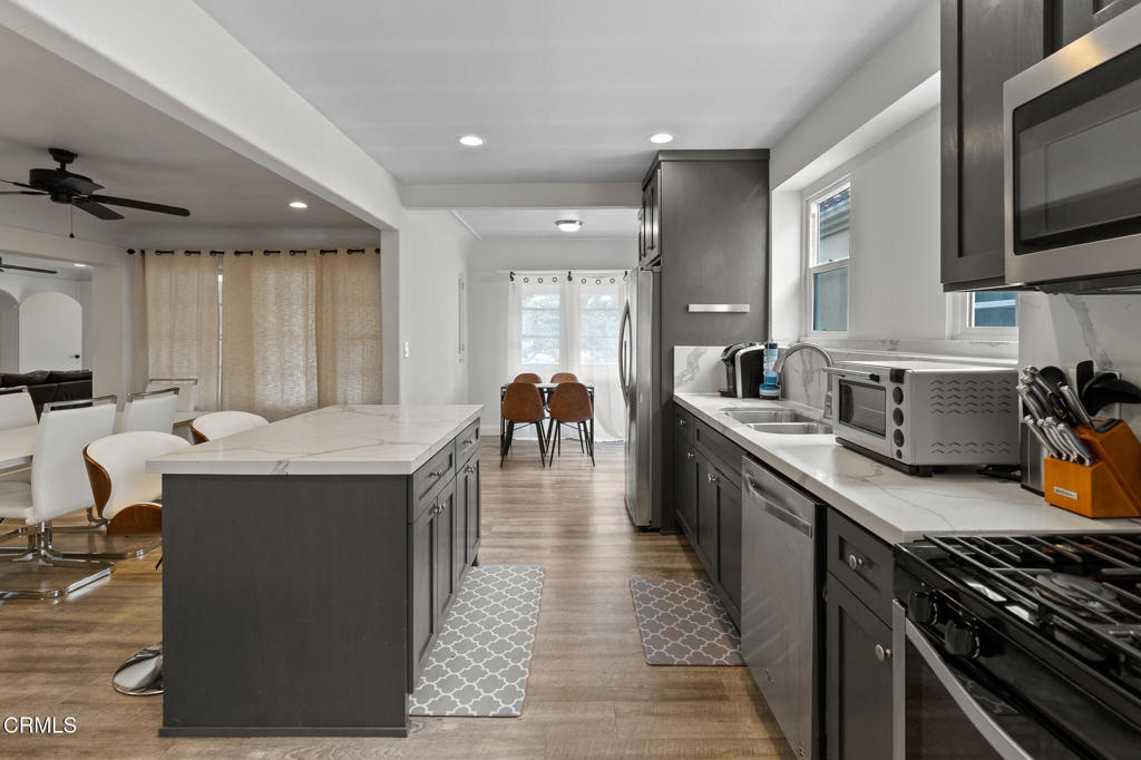 Los Angeles, California, 90035, United States, ,Residential,For Sale,1691195