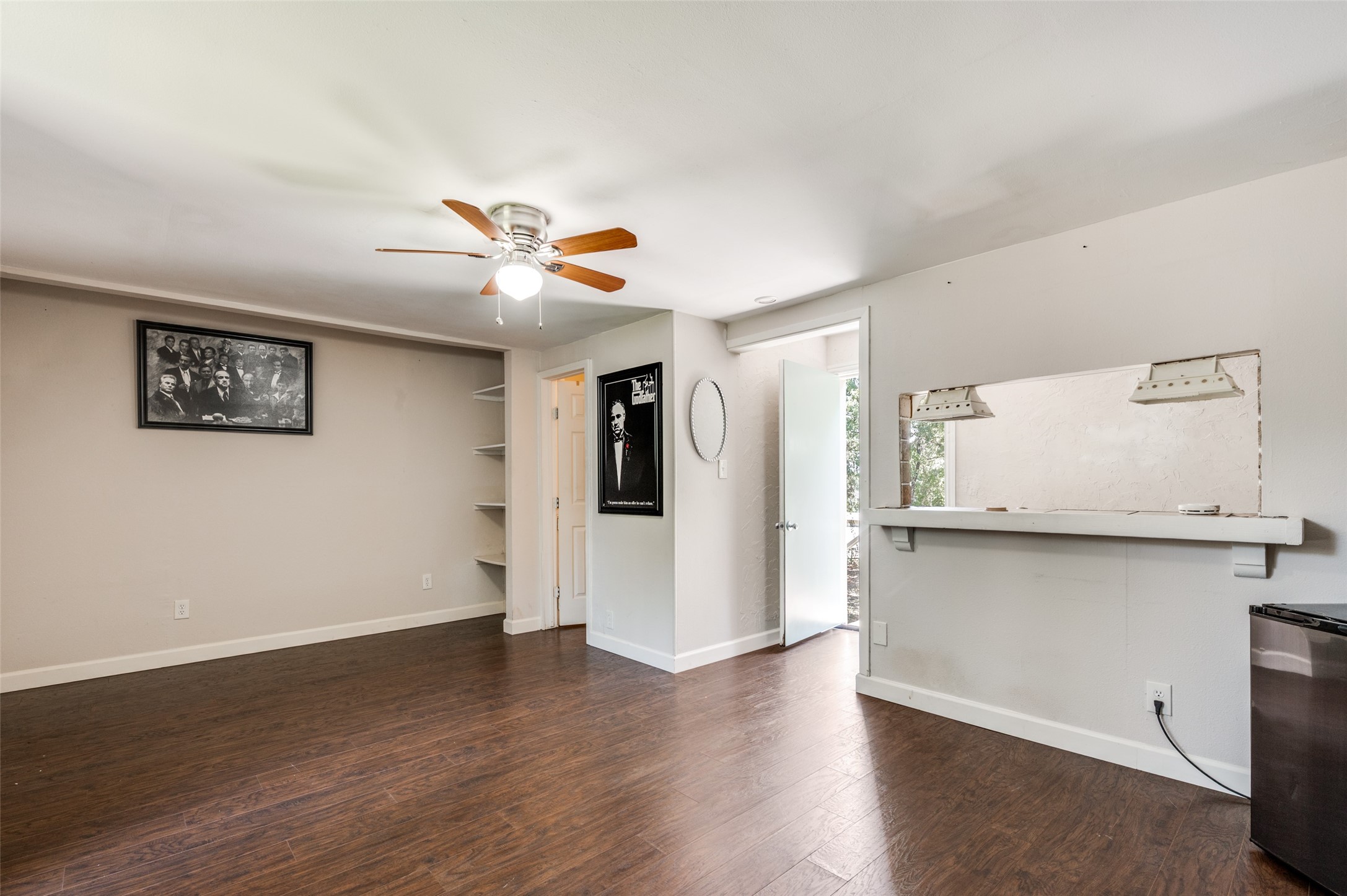 Arlington, Texas, 76017, United States, 3 Bedrooms Bedrooms, ,4 BathroomsBathrooms,Residential,For Sale,1934501