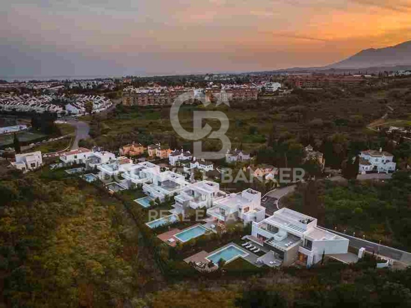 Estepona, Andalusia, ES, 5 Bedrooms Bedrooms, ,5 BathroomsBathrooms,Residential,For Sale,1796755
