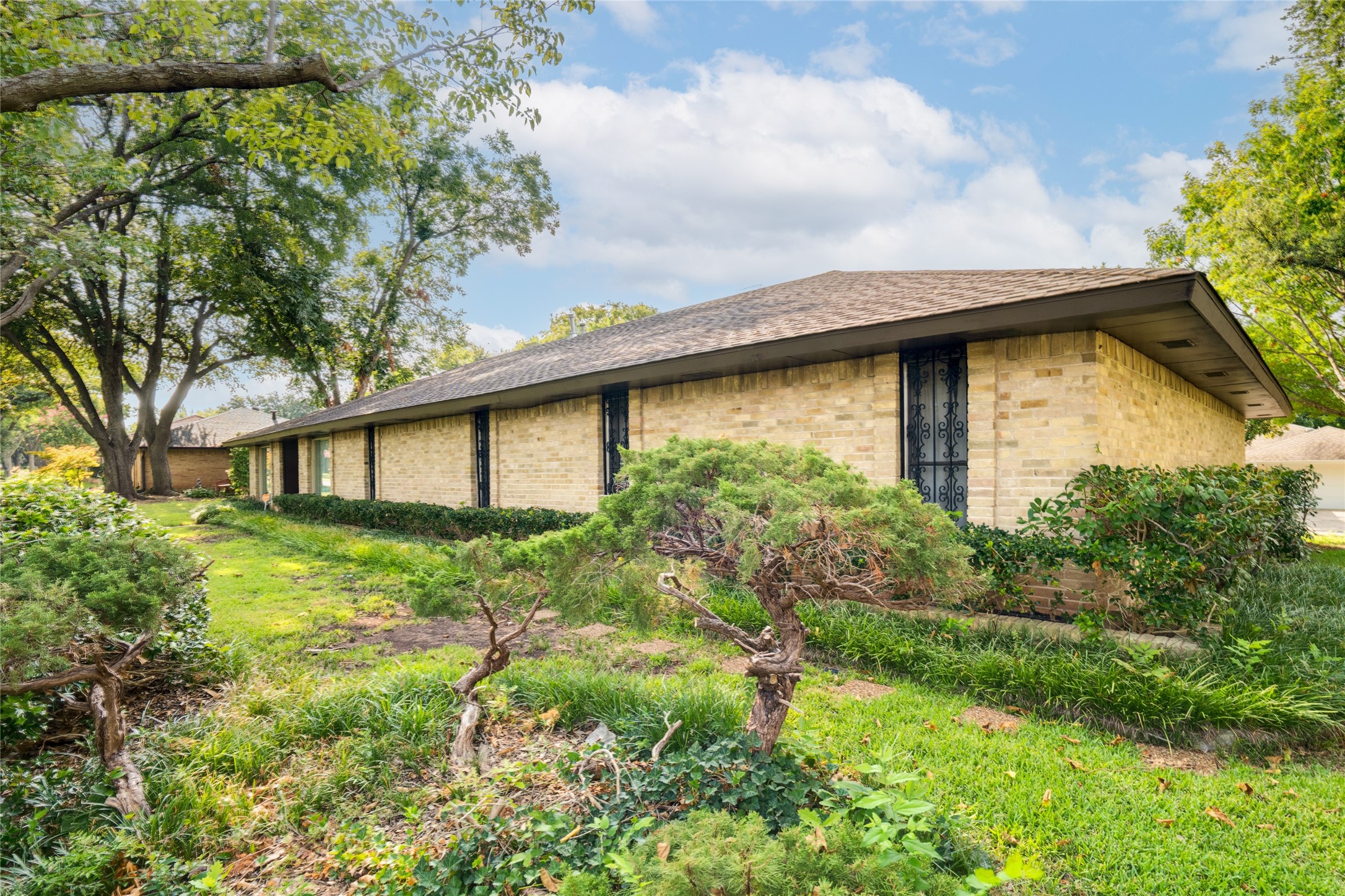 Dallas, Texas, 75244, United States, 4 Bedrooms Bedrooms, ,2 BathroomsBathrooms,Residential,For Sale,1991036