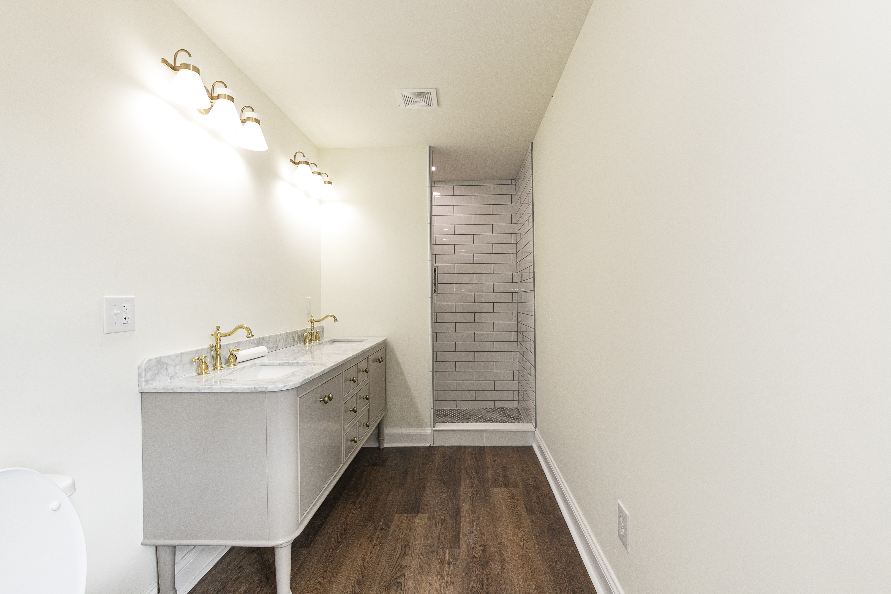 Onancock, Virginia, 23417, United States, 4 Bedrooms Bedrooms, ,3 BathroomsBathrooms,Residential,For Sale,1995976