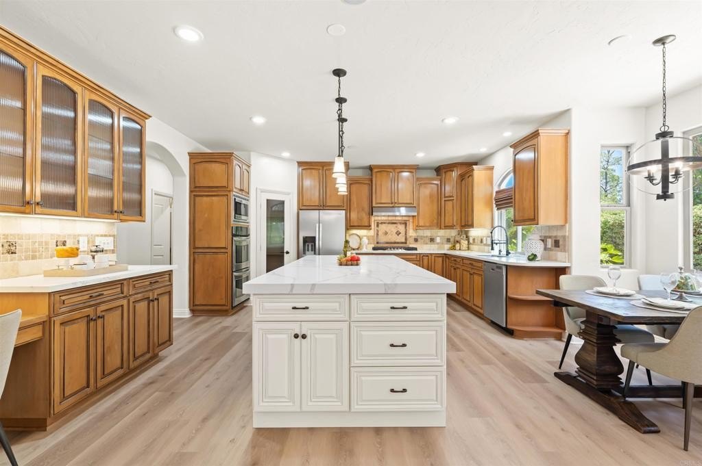 Chula Vista, California, 91910, United States, 5 Bedrooms Bedrooms, ,6 BathroomsBathrooms,Residential,For Sale,1996956