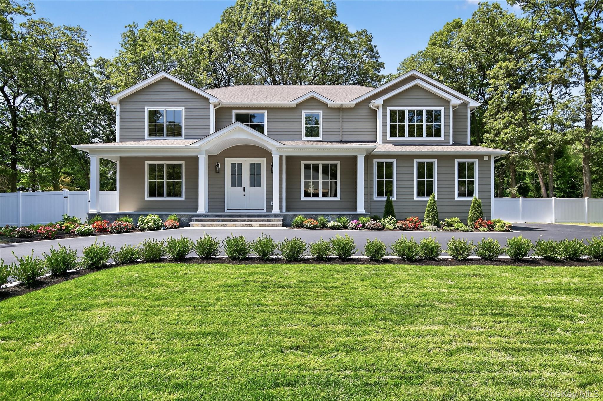 654 Caledonia Road, Dix Hills, NY, 11746 
