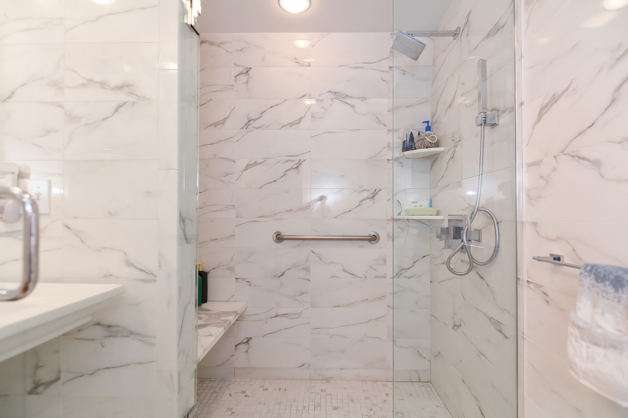 East Boston, Massachusetts, 02128, United States, 2 Bedrooms Bedrooms, ,1 BathroomBathrooms,Residential,For Sale,1938178