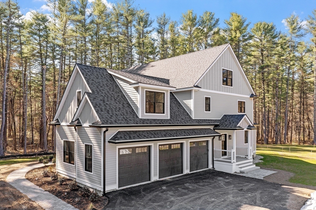Carlisle, Massachusetts, 01741, United States, 5 Bedrooms Bedrooms, ,6 BathroomsBathrooms,Residential,For Sale,1792781