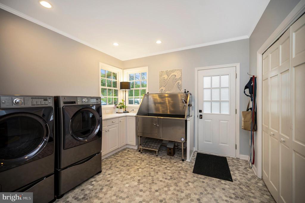 Fredericksburg, Virginia, 22405, United States, 5 Bedrooms Bedrooms, ,5 BathroomsBathrooms,Residential,For Sale,1825163