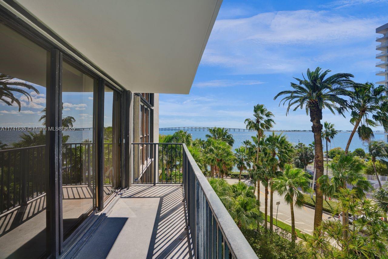 Miami, Florida, 33131, United States, 2 Bedrooms Bedrooms, ,2 BathroomsBathrooms,Residential,For Sale,1705612