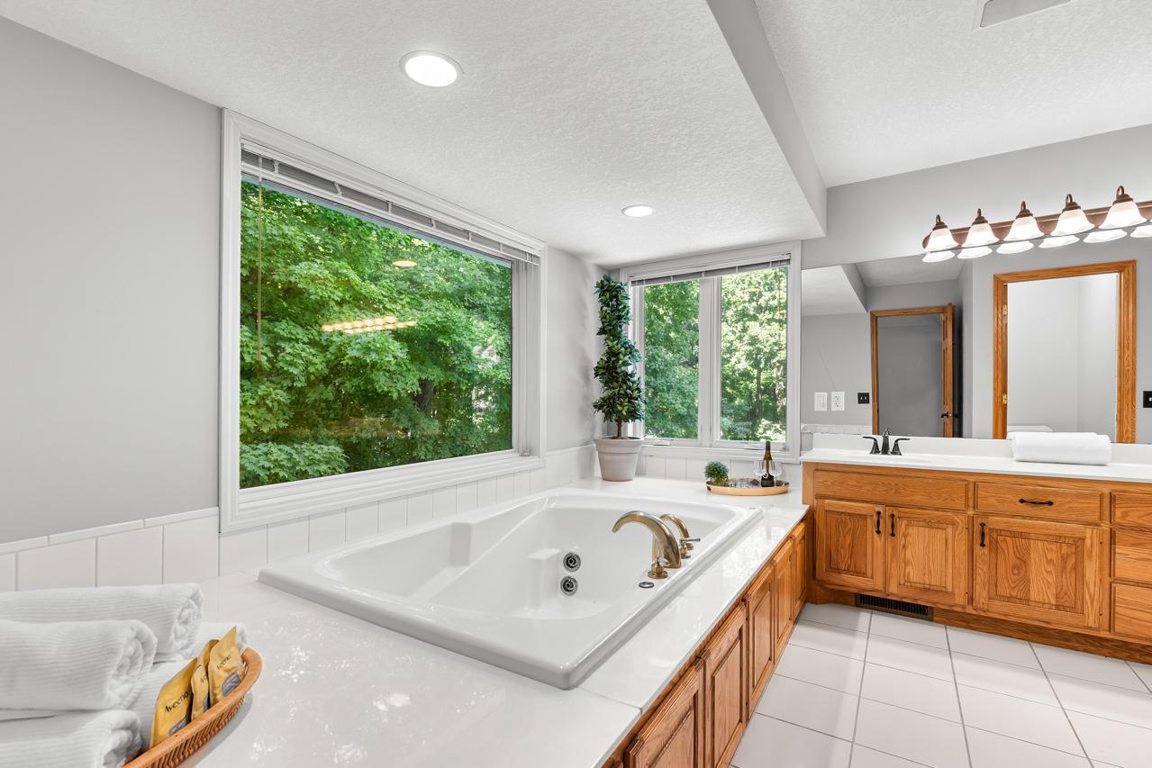 Chanhassen, Minnesota, 55317, United States, 5 Bedrooms Bedrooms, ,3 BathroomsBathrooms,Residential,For Sale,1926226