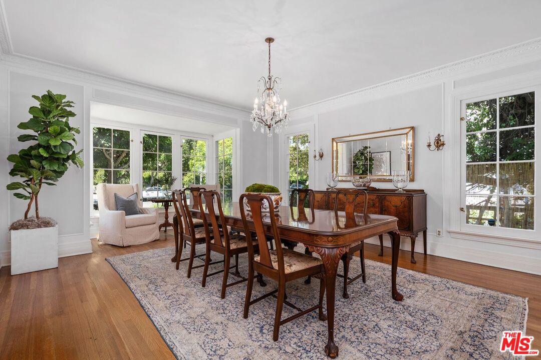Los Angeles, California, 90004, United States, 5 Bedrooms Bedrooms, ,3 BathroomsBathrooms,Residential,For Sale,1940540