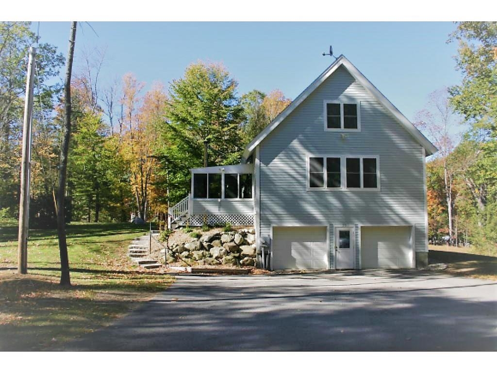 Fremont, New Hampshire, 03044, United States, 3 Bedrooms Bedrooms, ,4 BathroomsBathrooms,Residential,For Sale,1880458