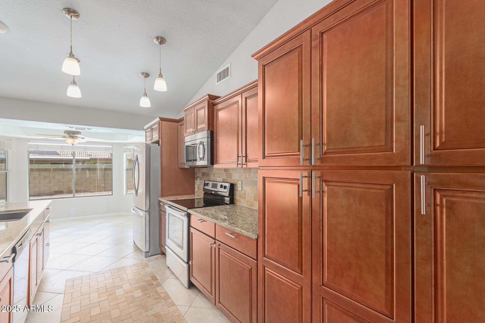 Peoria, Arizona, 85381, United States, 4 Bedrooms Bedrooms, ,3 BathroomsBathrooms,Residential,For Sale,1927845