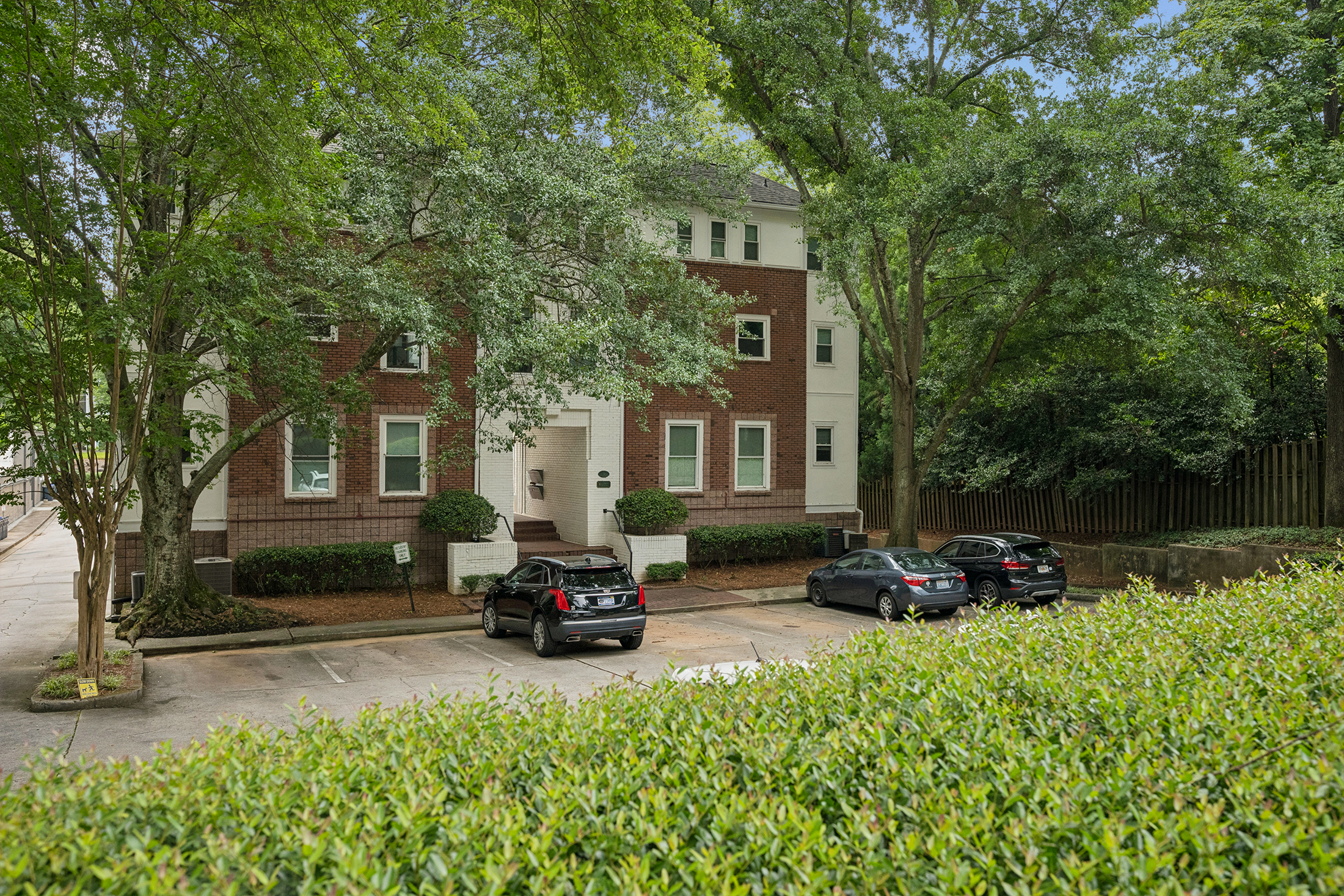  Updated Two-story Condo Tucked inside Intimate Community in Virginia Highland - 物件實景