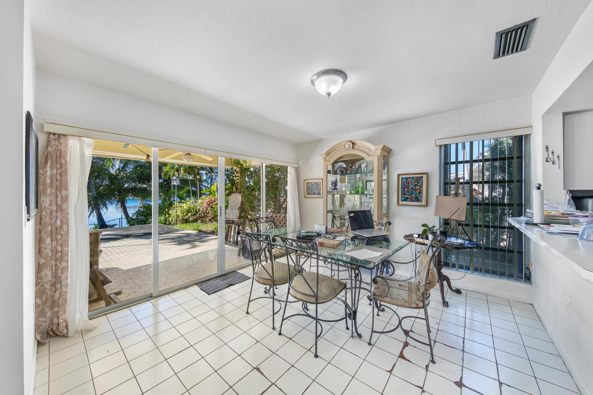 Miami, Florida, 33165, United States, 3 Bedrooms Bedrooms, ,2 BathroomsBathrooms,Residential,For Sale,1995452