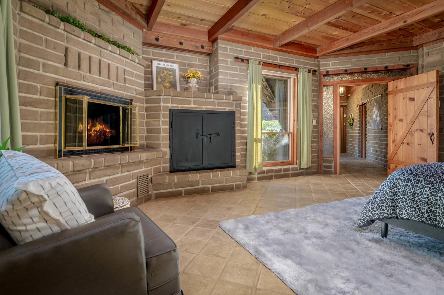 Grass Valley, California, 95949, United States, 3 Bedrooms Bedrooms, ,5 BathroomsBathrooms,Residential,For Sale,2006343