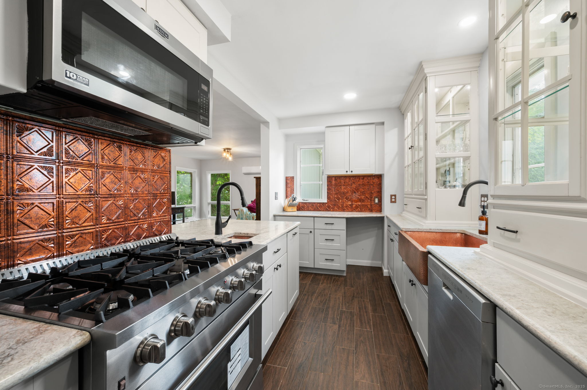 New London, Connecticut, 06320, United States, 3 Bedrooms Bedrooms, ,Residential,For Sale,1942755