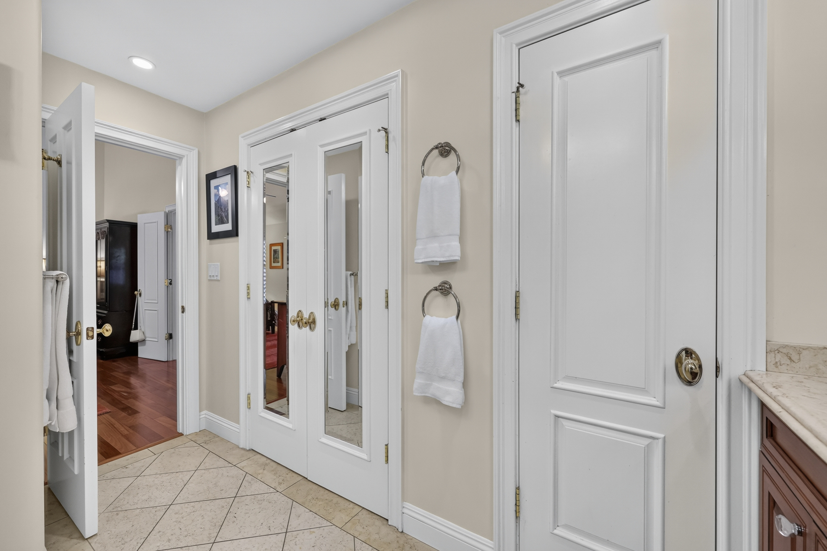  1073 Harrington Way, Carmichael, CA 95608 - 物件實景