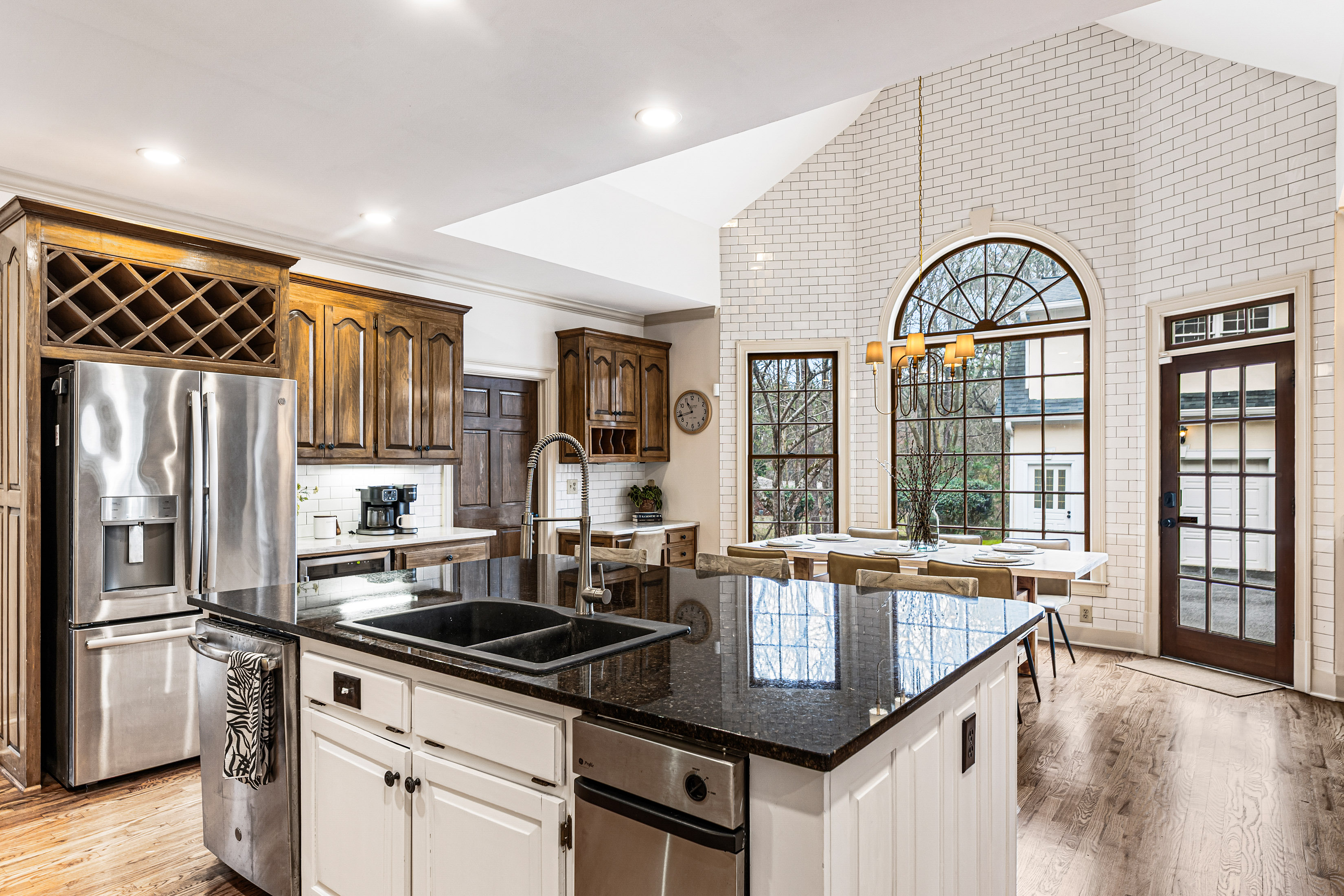  Exquisite Home Reminiscent of Classic 1960s Hollywood Glamour - 物件實景