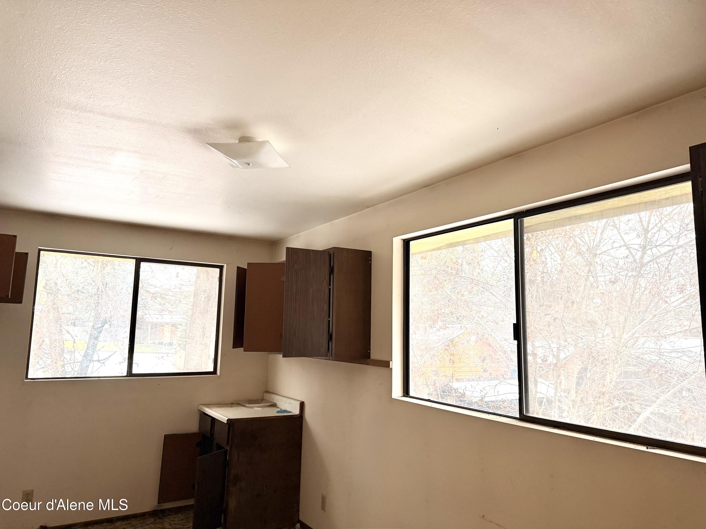 Coeur d'Alene, Idaho, 83814, United States, 5 Bedrooms Bedrooms, ,3 BathroomsBathrooms,Residential,For Sale,2005886