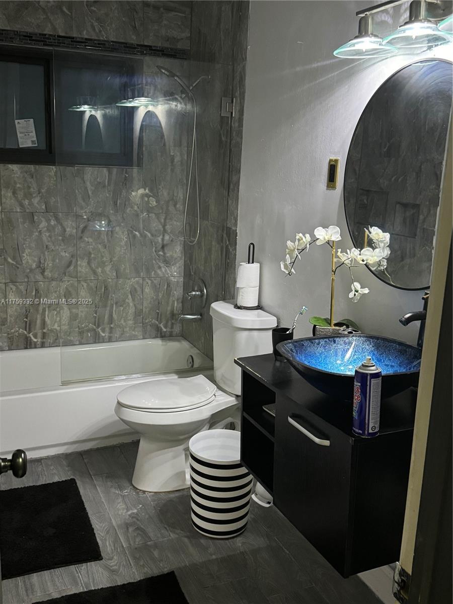 Miami Gardens, Florida, 33169, United States, 3 Bedrooms Bedrooms, ,2 BathroomsBathrooms,Residential,For Sale,1913697