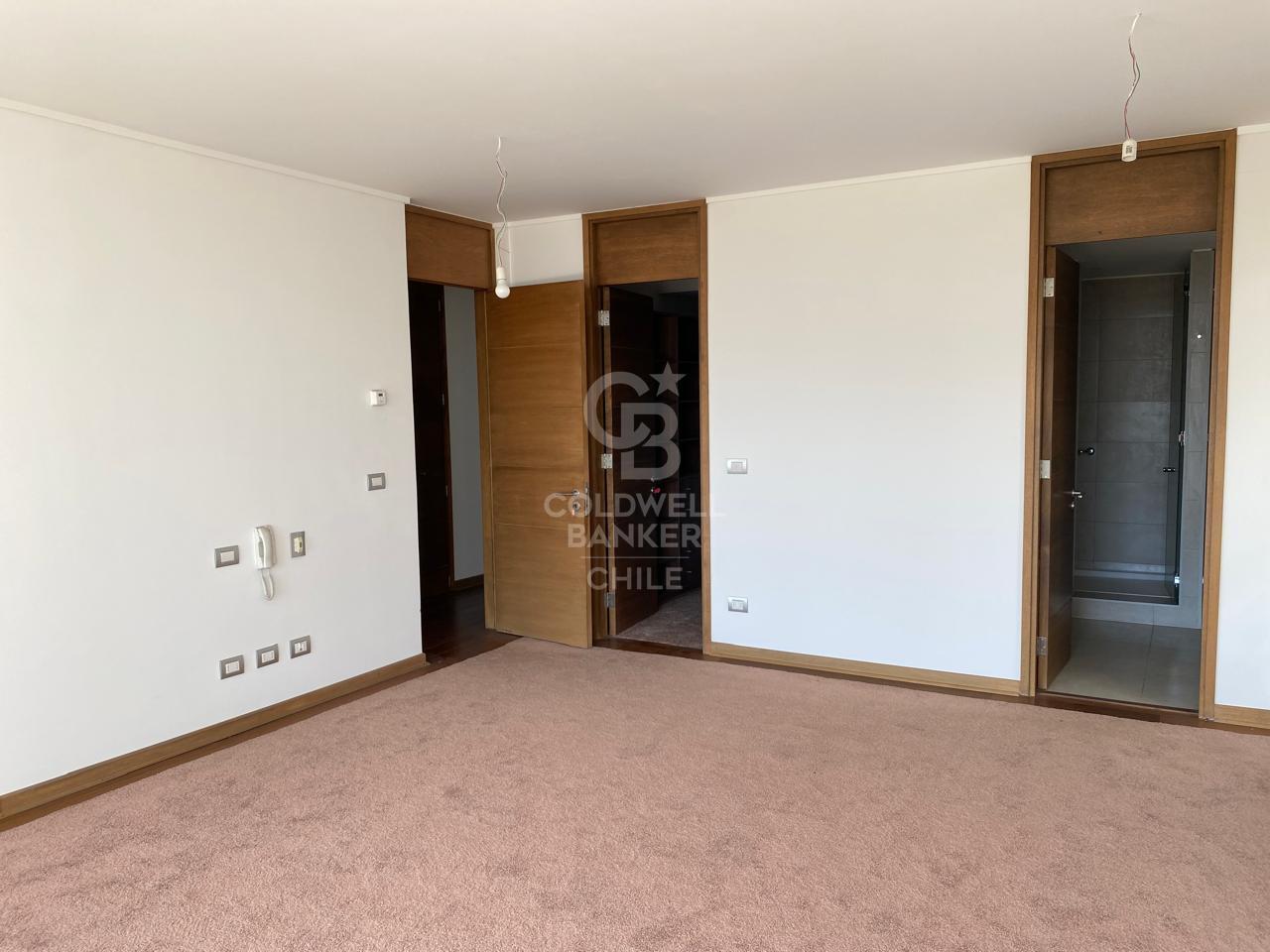 Las Condes, Chile, 4 Bedrooms Bedrooms, ,5 BathroomsBathrooms,Residential,For Sale,1856785